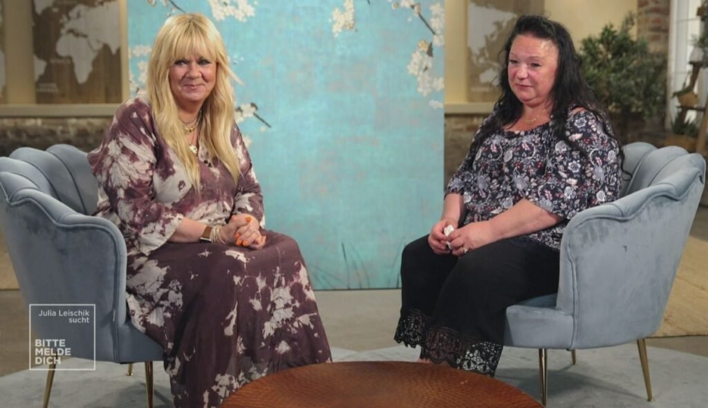 julia leischik sucht: bitte melde dich online ansehen